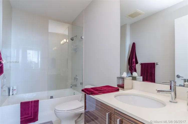 Paramount Bay #2902 image #29