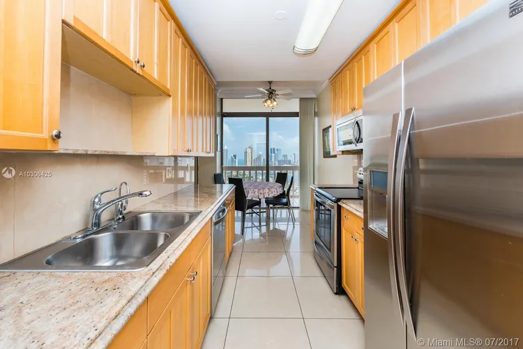 Turnberry Towers #TSF image #10