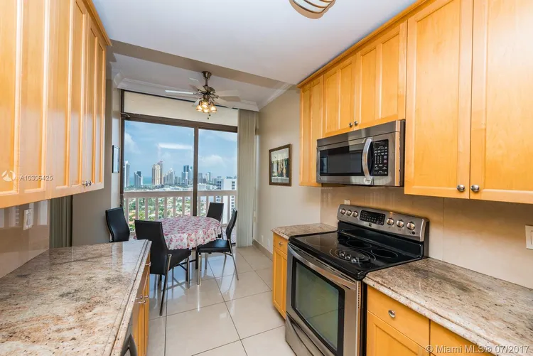 Turnberry Towers #TSF image #11