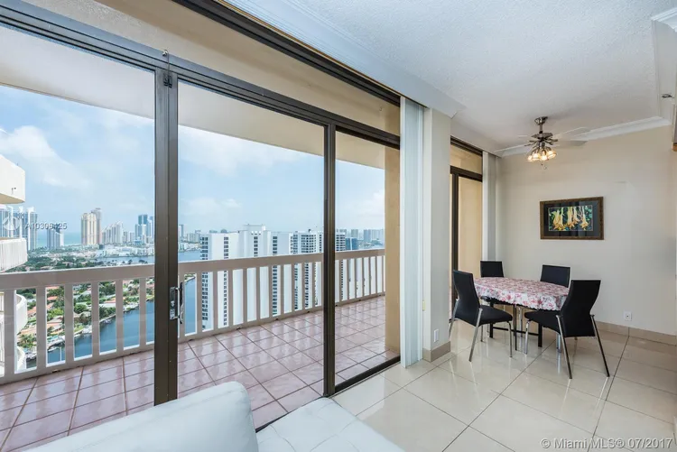 Turnberry Towers #TSF image #20