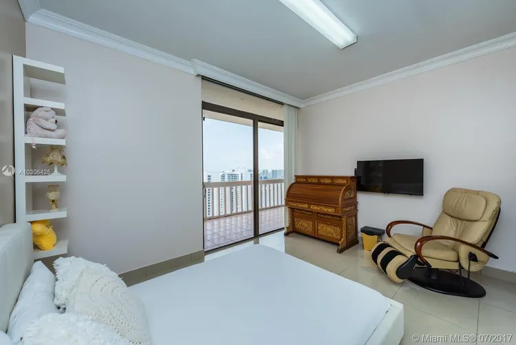 Turnberry Towers #TSF image #23