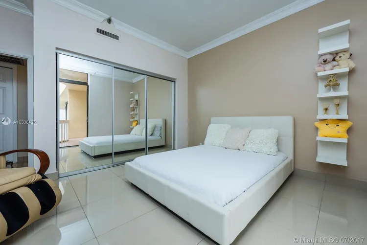 Turnberry Towers #TSF image #24