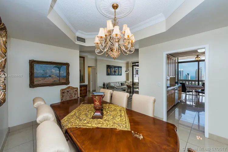 Turnberry Towers #TSF image #9