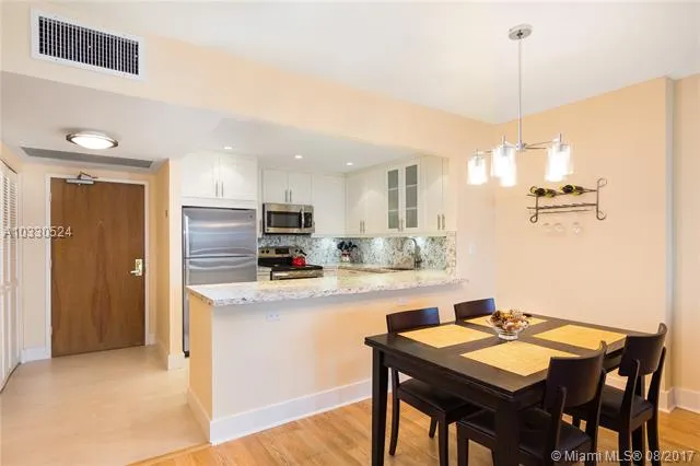 Roney Palace #934 image #7