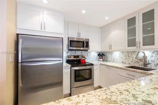 Roney Palace #934 image #8