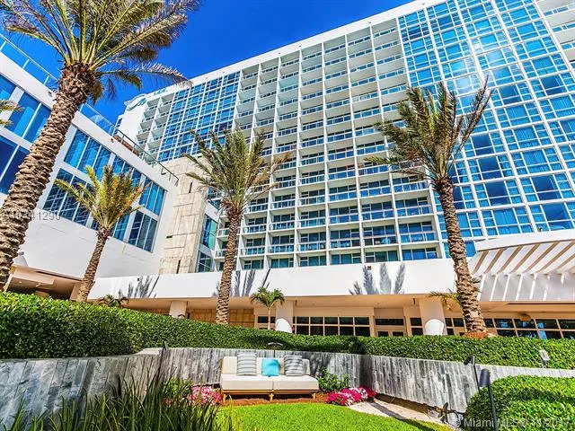 Carillon Condo North Tower #1707 image #20