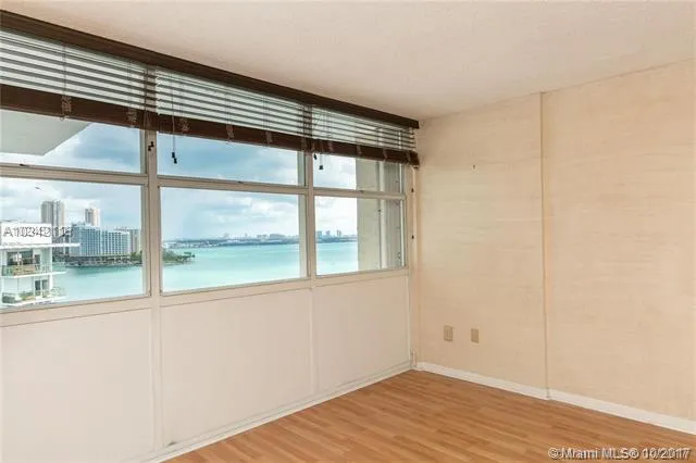 Bayshore Place #1604B image #7