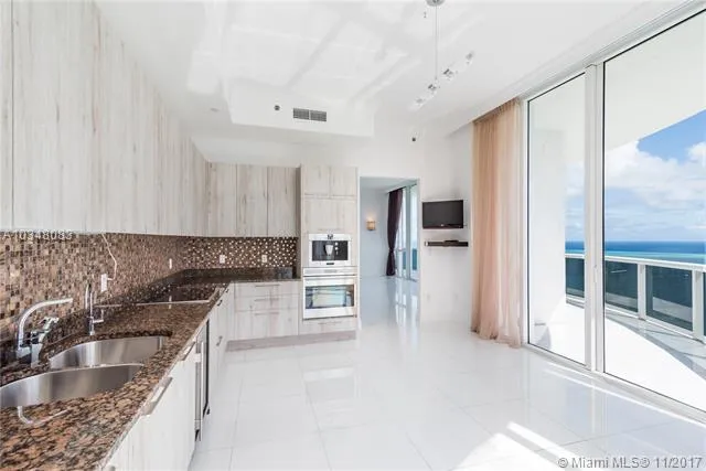 Trump Tower 2 #4101 image #9