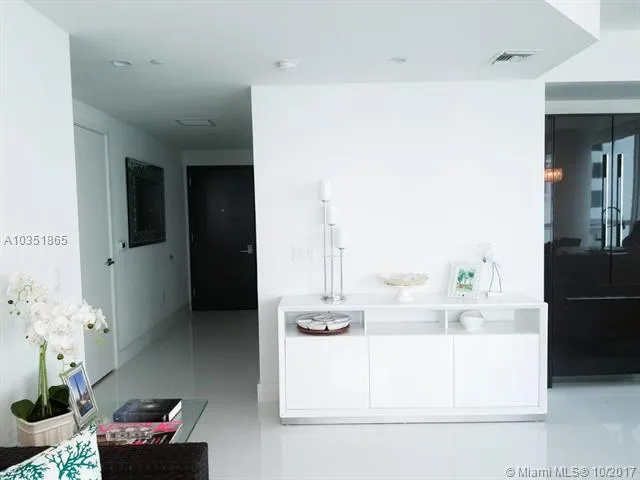 The Bond #3606 image #15