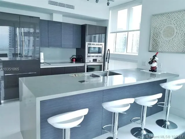 The Bond #3606 image #17