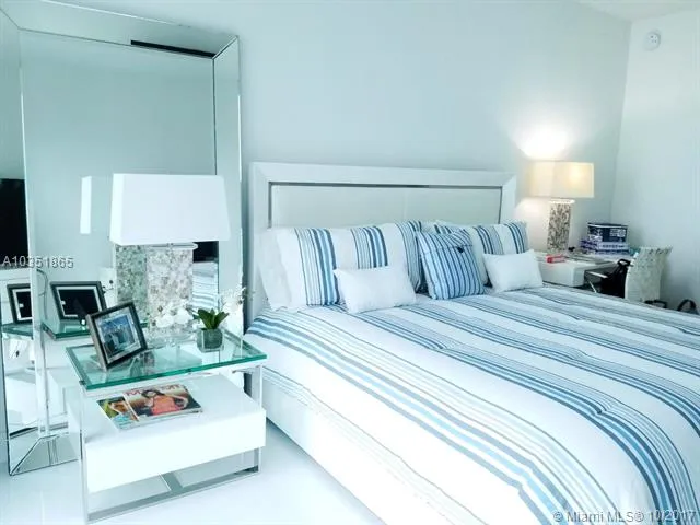 The Bond #3606 image #20