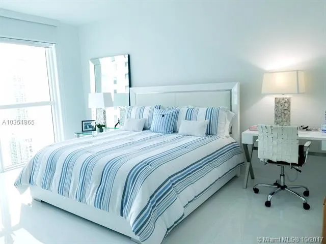 The Bond #3606 image #21