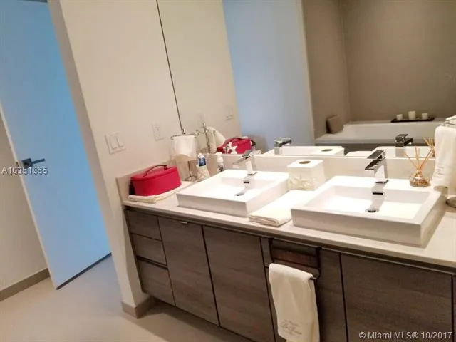 The Bond #3606 image #24