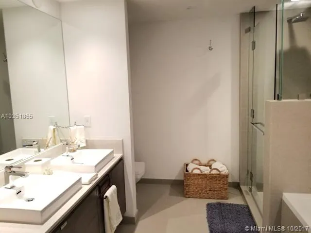 The Bond #3606 image #26