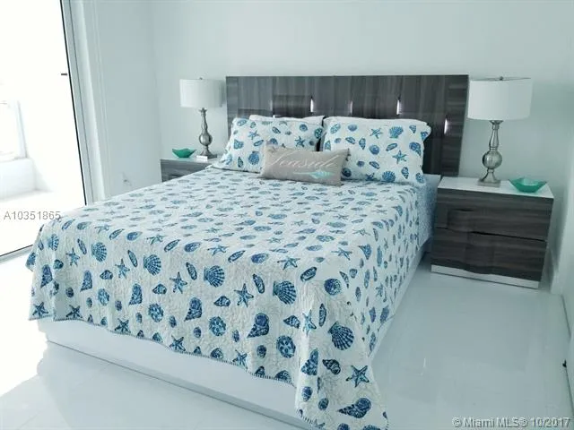 The Bond #3606 image #27