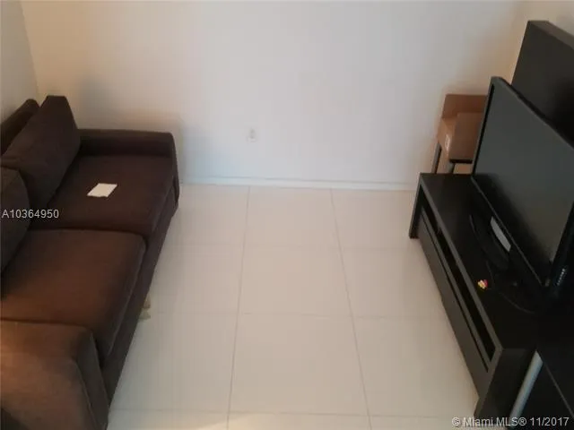 Avenue 1060 Brickell #420 image #10