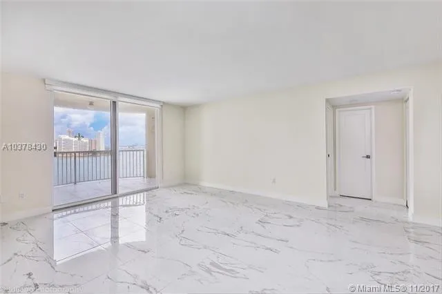 Bayshore Place #1404B image #9