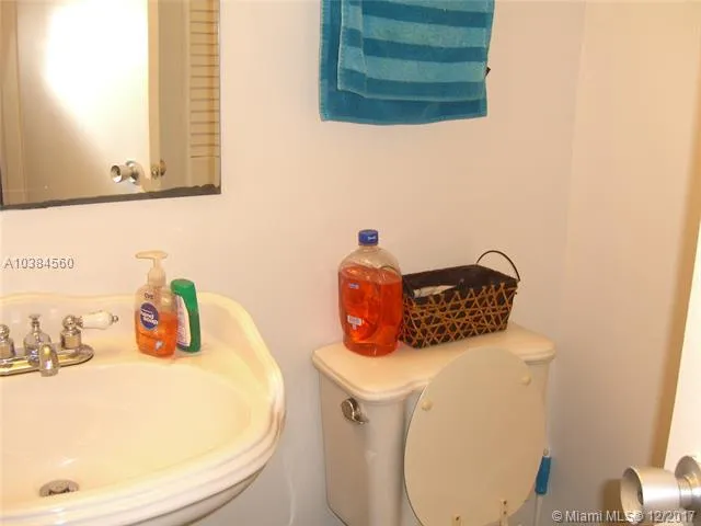 Four Ambassadors #825 image #21