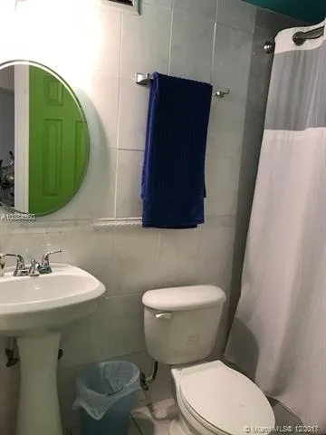 Four Ambassadors #825 image #30