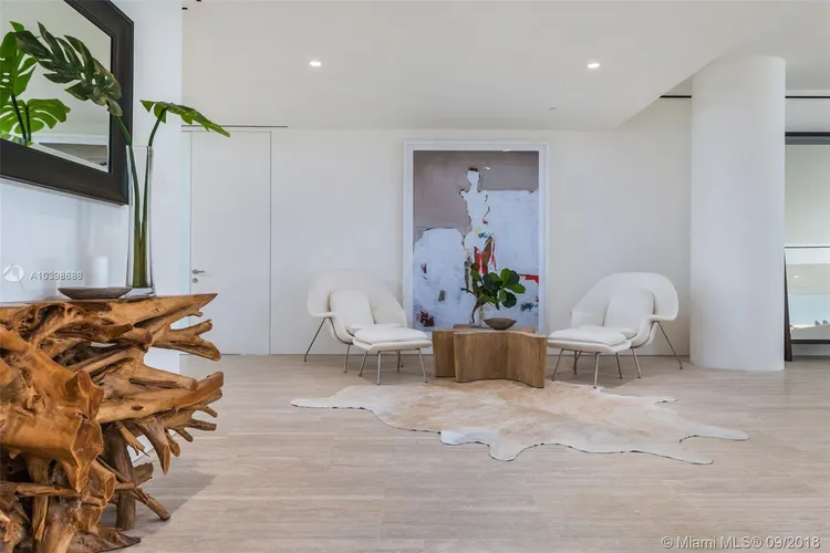 The Surf Club Four Seasons Hotel And Residences #N-821 image #11