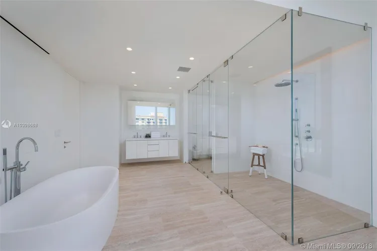 The Surf Club Four Seasons Hotel And Residences #N-821 image #12