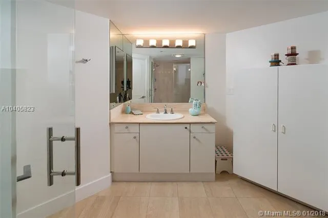 Williams Island 7000 #1001 image #10