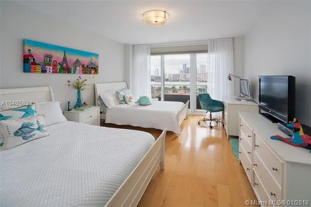 Williams Island 7000 #1001 image #9