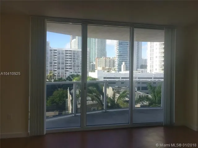 23 Biscayne #605 image #8