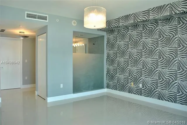 Mint #TH-709 image #12