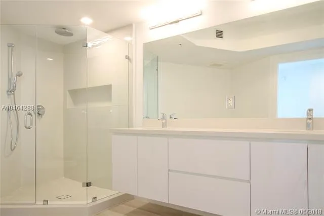 Emerald at Brickell #2101 image #22