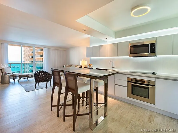 1 Hotel & Homes #922 image #11