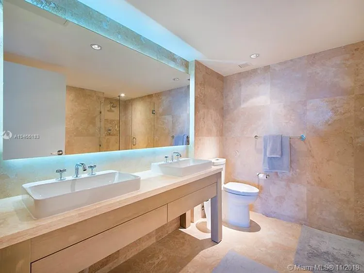 1 Hotel & Homes #922 image #9