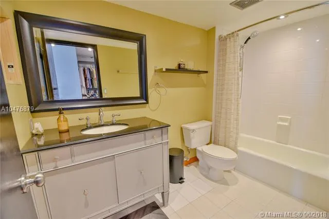 Palm Bay Yacht Club #801 image #18