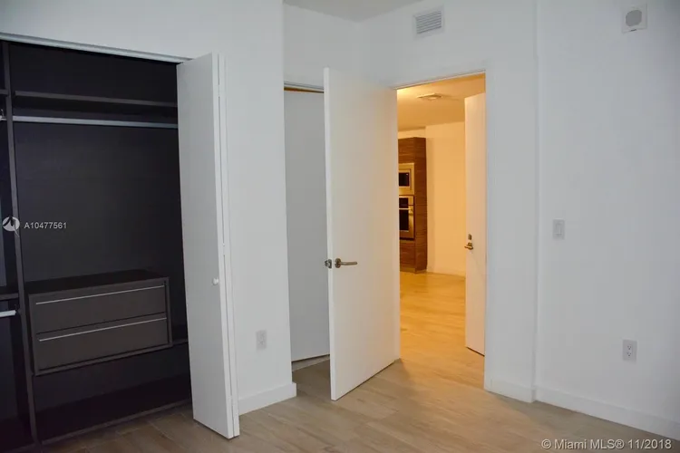 Icon Bay #3903 image #17