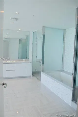 Jade Signature #705N image #11