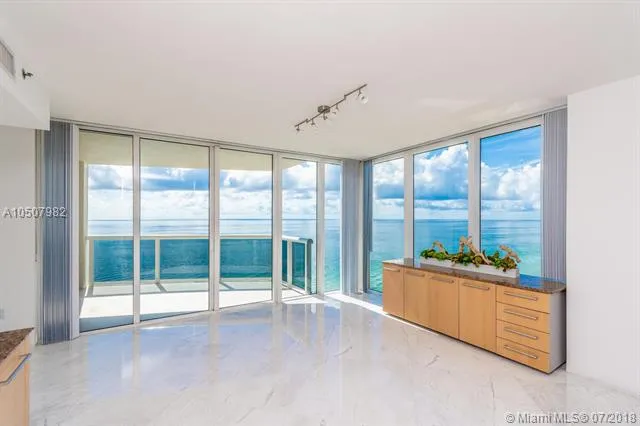 Ocean Three #2201 image #9