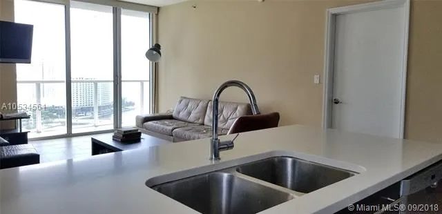 500 Brickell #2501 image #10