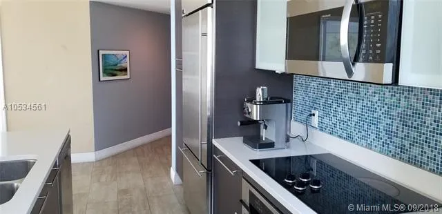 500 Brickell #2501 image #9