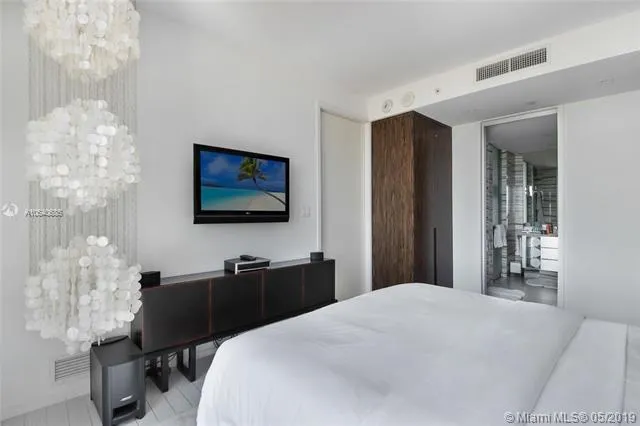 W South Beach #909 image #9