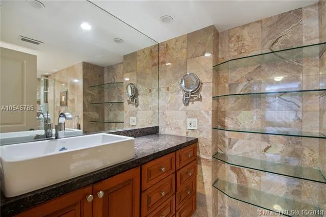 Venetian Isle Condo #1202 image #8