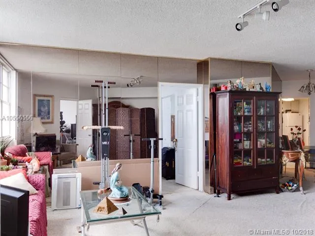 Four Ambassadors #1270 image #14