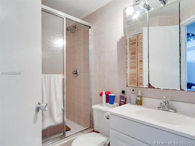 Four Ambassadors #1270 image #20