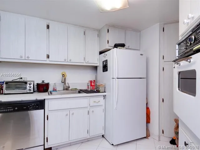 Four Ambassadors #1270 image #21