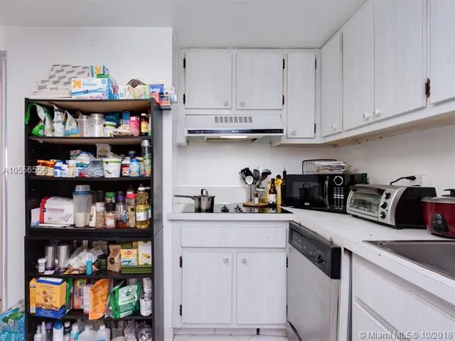 Four Ambassadors #1270 image #22