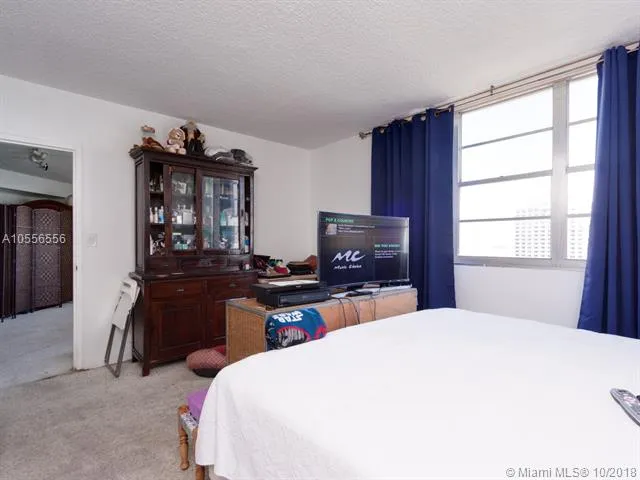 Four Ambassadors #1270 image #7