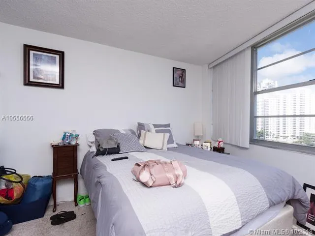 Four Ambassadors #1270 image #9