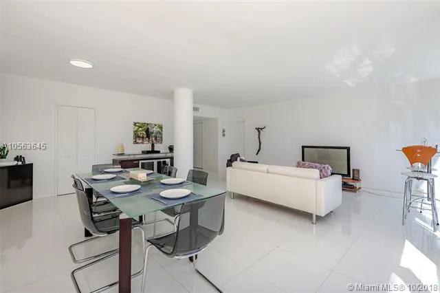 King Cole #1022 image #10