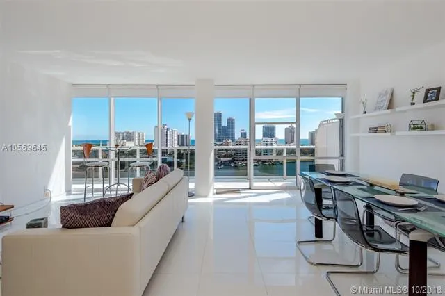 King Cole #1022 image #12