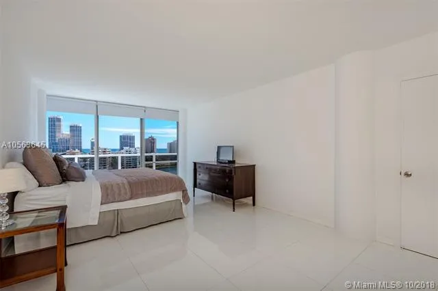 King Cole #1022 image #15