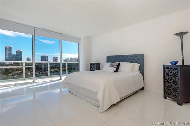 King Cole #1022 image #19